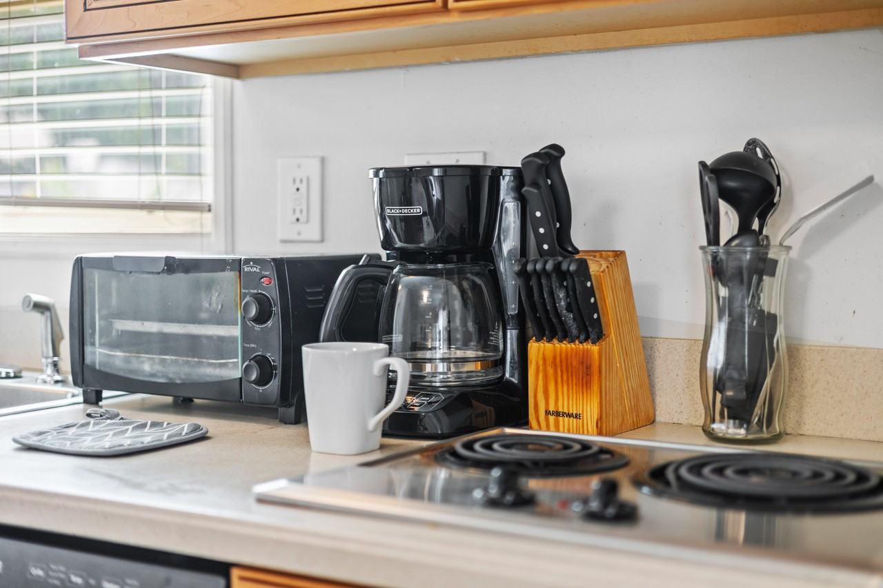 1267 Atlantic Dr Nw - Photo 6 of 10