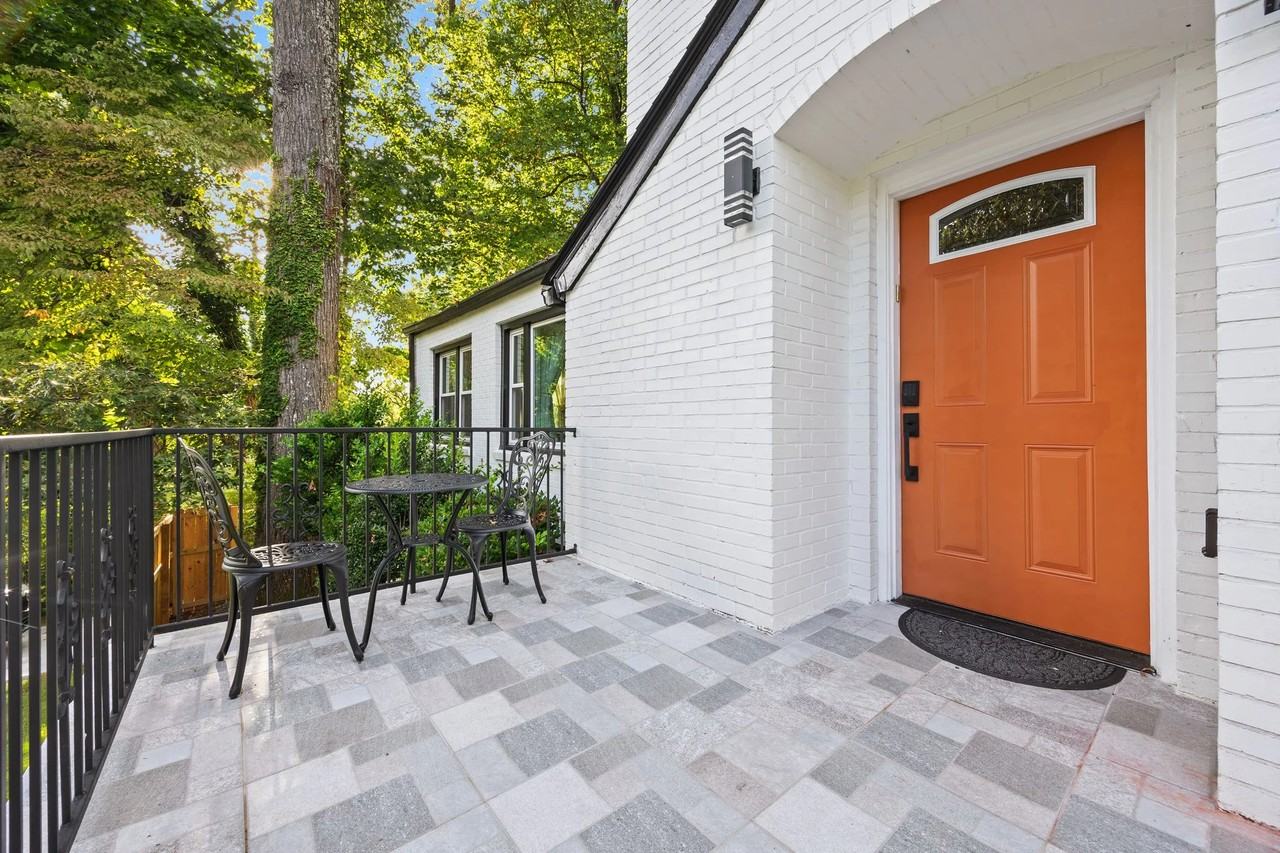 10 Claire Dr Se - Photo 3 of 20