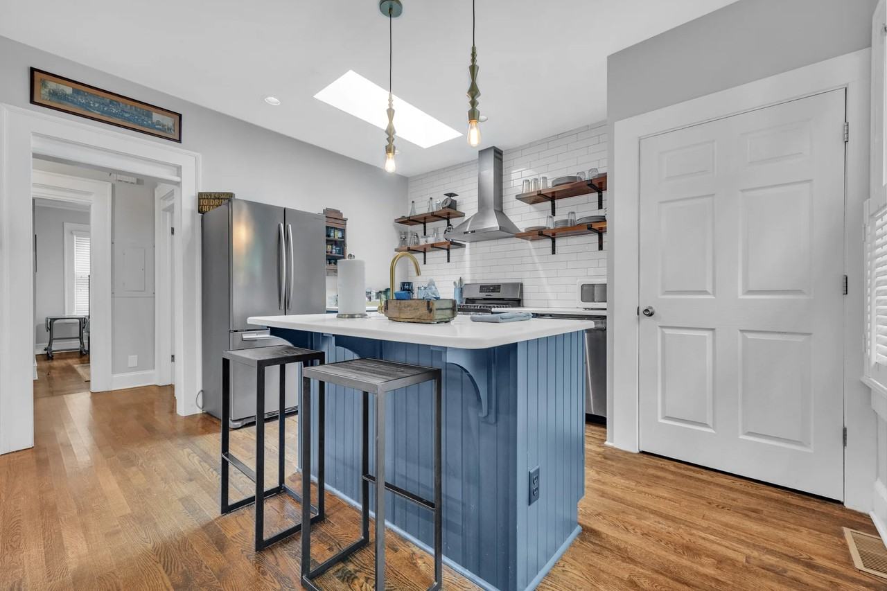 1876 Dekalb Ave Ne - Photo 2 of 11