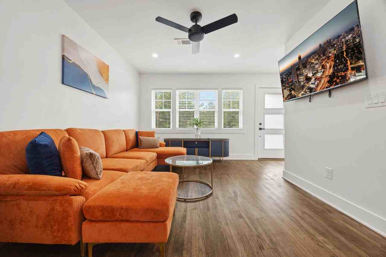 1603 Ezra Church Dr Nw - Photo 2 of 20