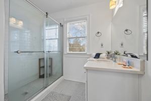 featured image of 144 Holiday Ave Ne