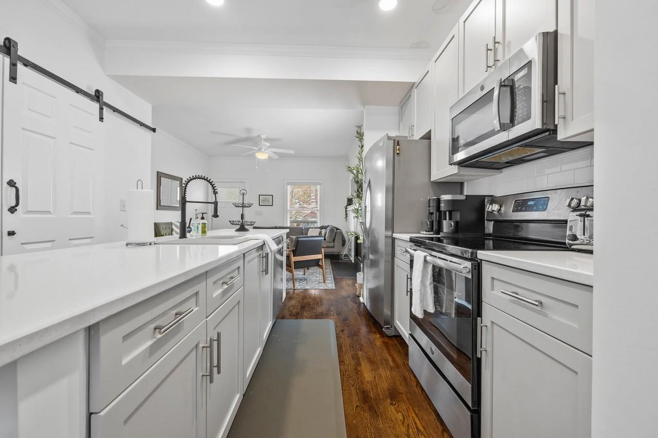 144 Holiday Ave Ne - Photo 4 of 19