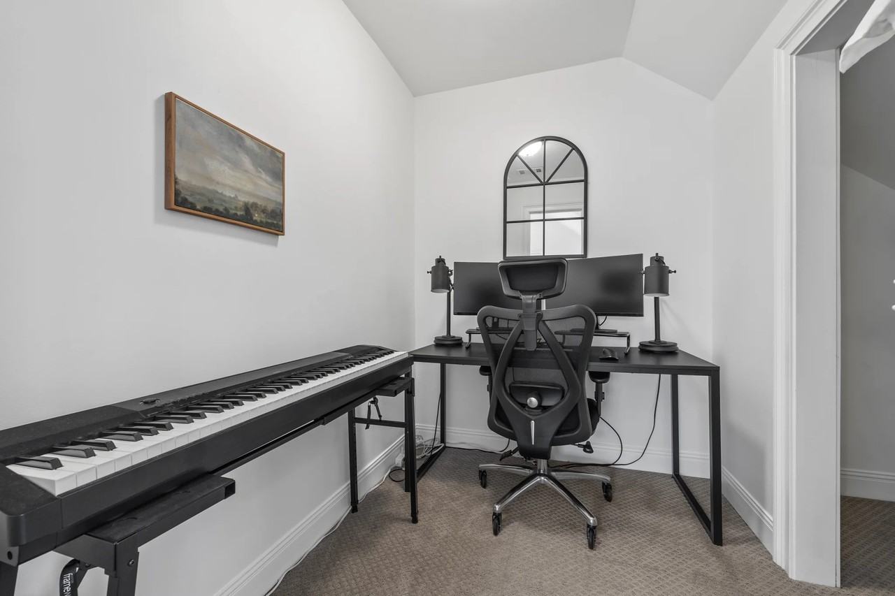 144 Holiday Ave Ne - Photo 6 of 19