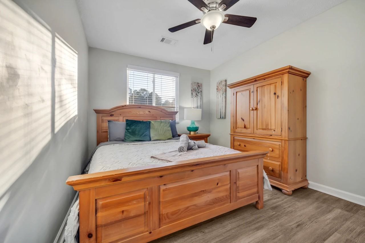 8802 Long Beach Cir - Photo 7 of 17