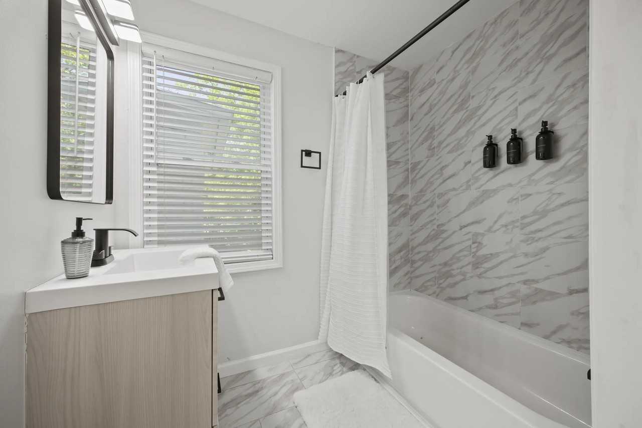 1346 Lorenzo Dr Sw - Photo 3 of 19