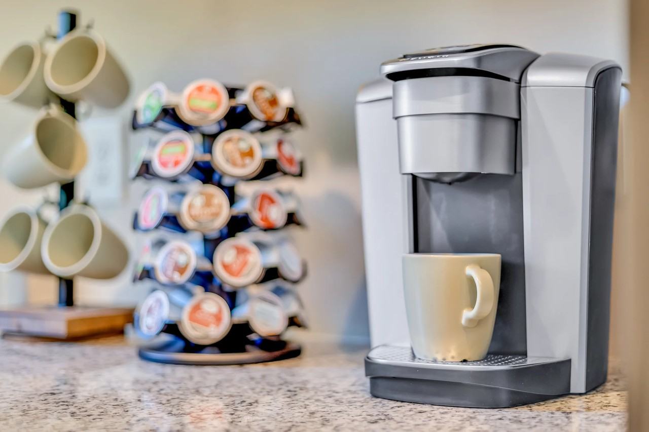 945 Palmetto Ave Sw - Photo 3 of 20