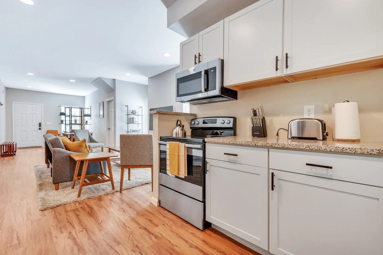 945 Palmetto Ave Sw - Photo 4 of 20