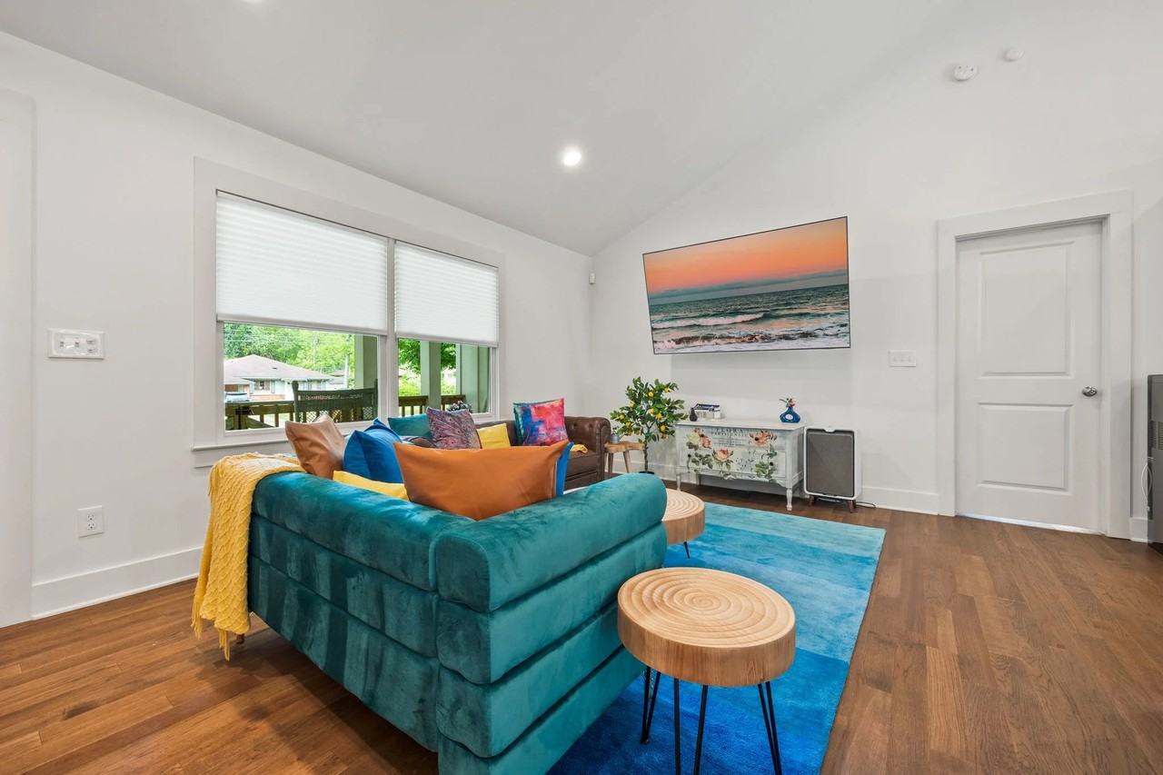 1212 Richard Rd - Photo 2 of 20