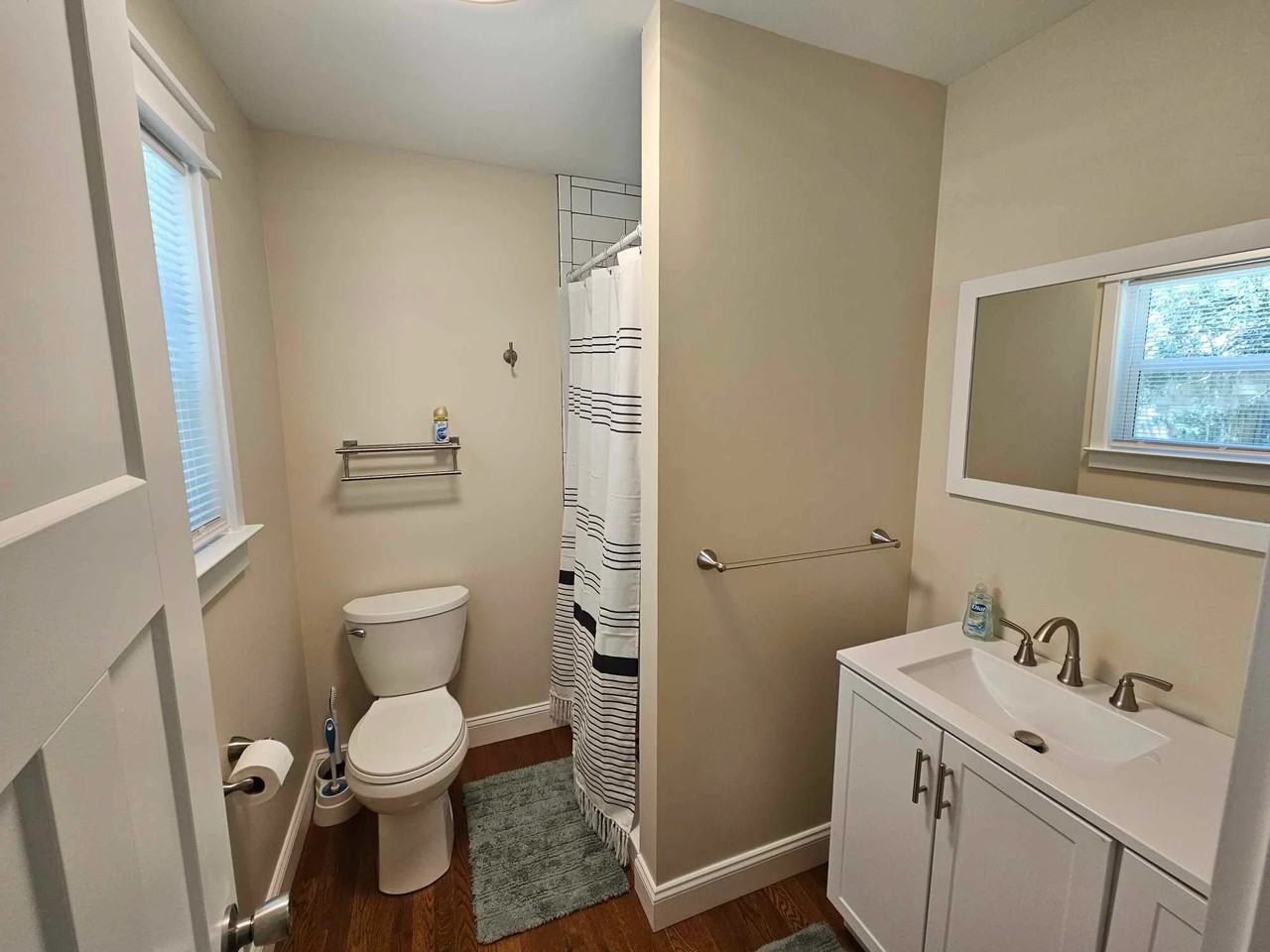 1565 N May St #2 - Photo 2 of 6