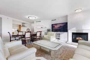 featured image of 8 The Flagship