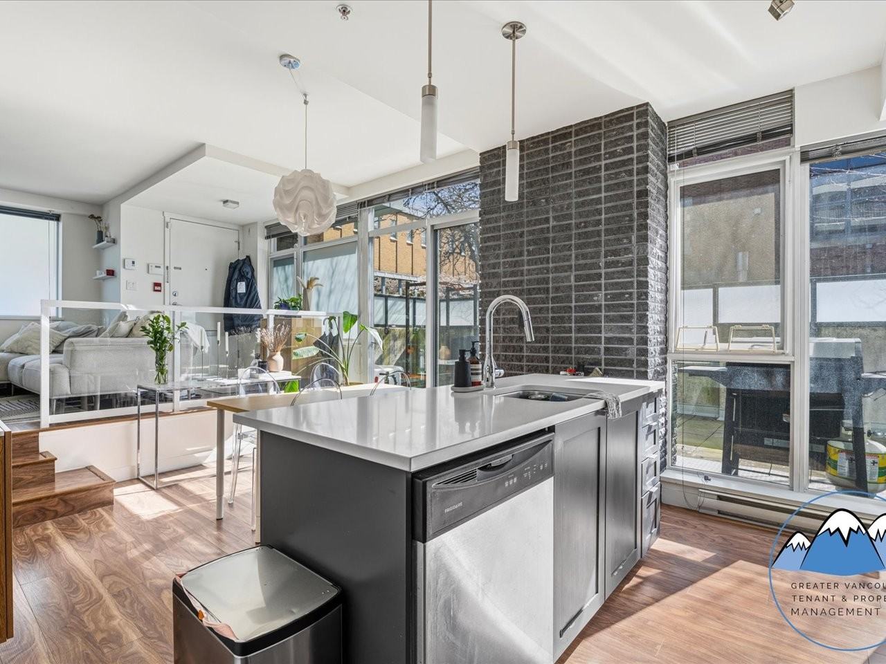 2523 Quebec St - Photo 2 of 22