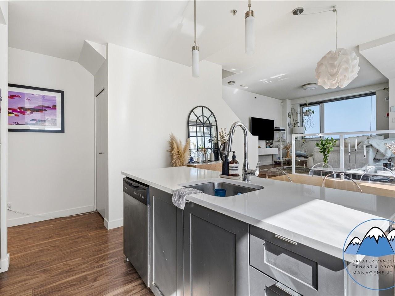 2523 Quebec St - Photo 4 of 22