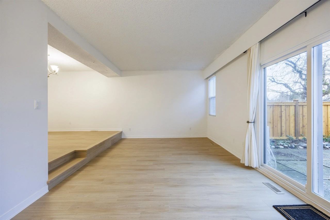 19022 119b Ave - Photo 4 of 27