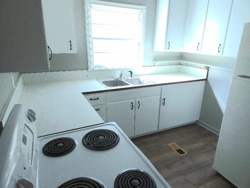 1305 Edna Pl - Photo 3 of 11