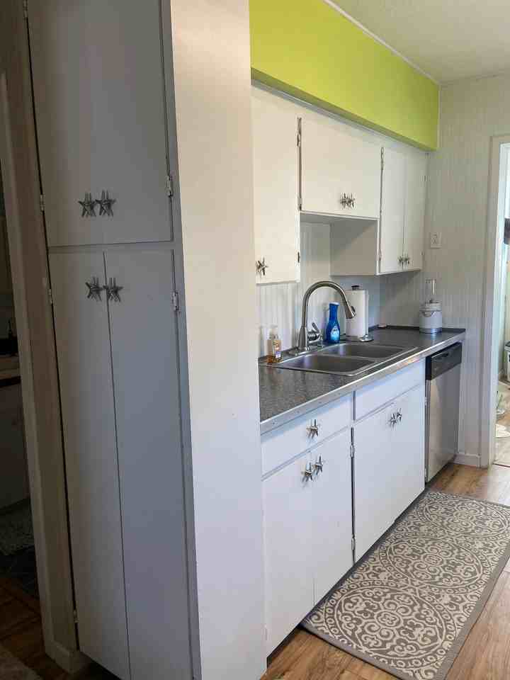 717 10th Ave - Photo 3 of 17