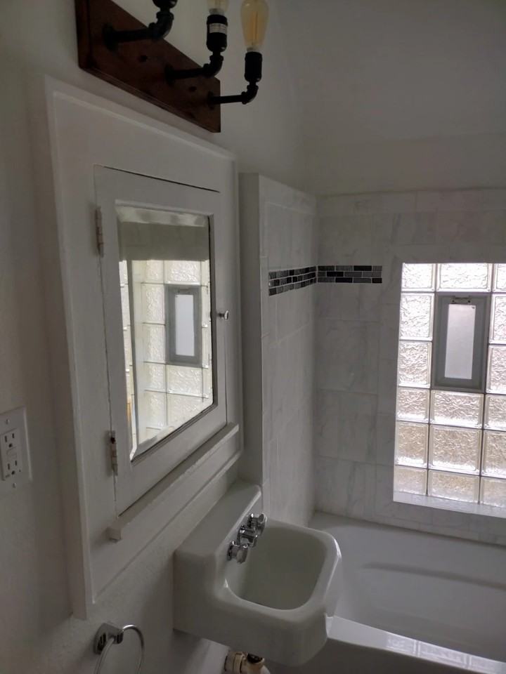 8242 W Cold Spring Rd - Photo 3 of 20