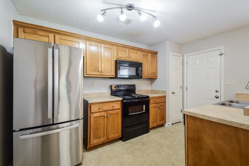 7027 Maple Grove Rd - Photo 7 of 17