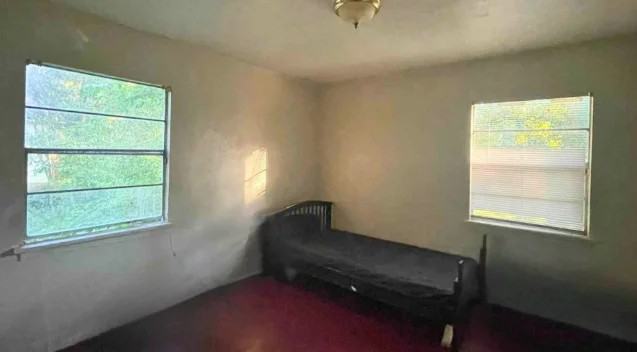 855 Winn St - Photo 3 of 6