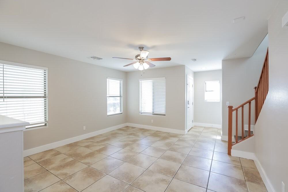 1146 E Hampton Ln - Photo 7 of 20