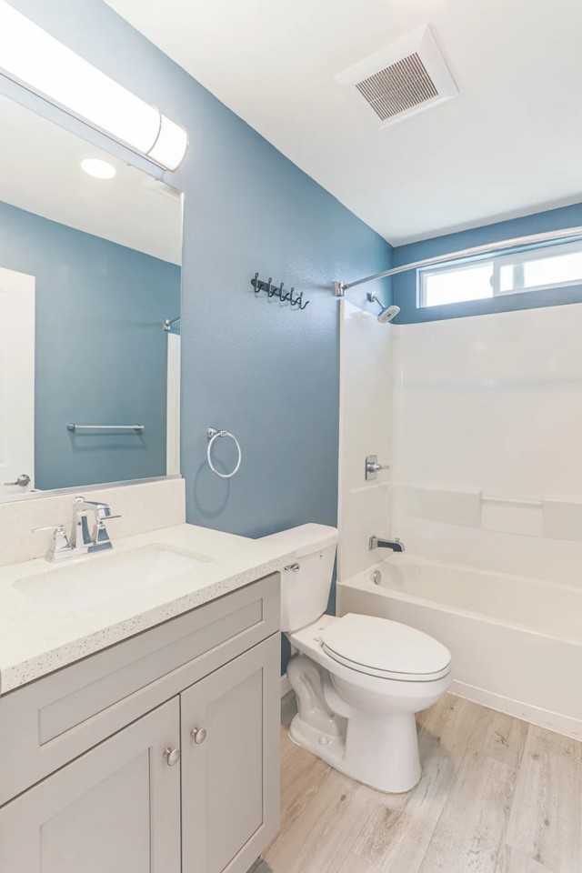 1231 1/2 W 36th Pl #1231-5 - Photo 2 of 5