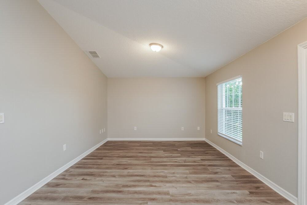828 Cabaret Ct - Photo 4 of 19