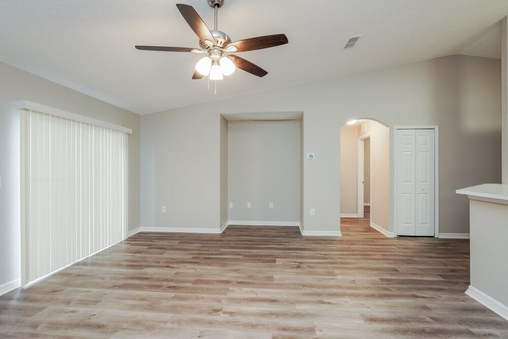 828 Cabaret Ct - Photo 7 of 19