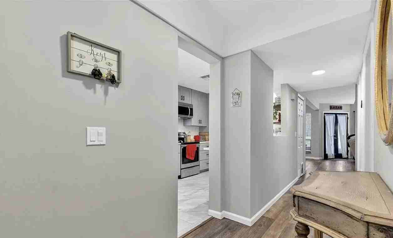 4416 Dunwoody Pl - Photo 3 of 19