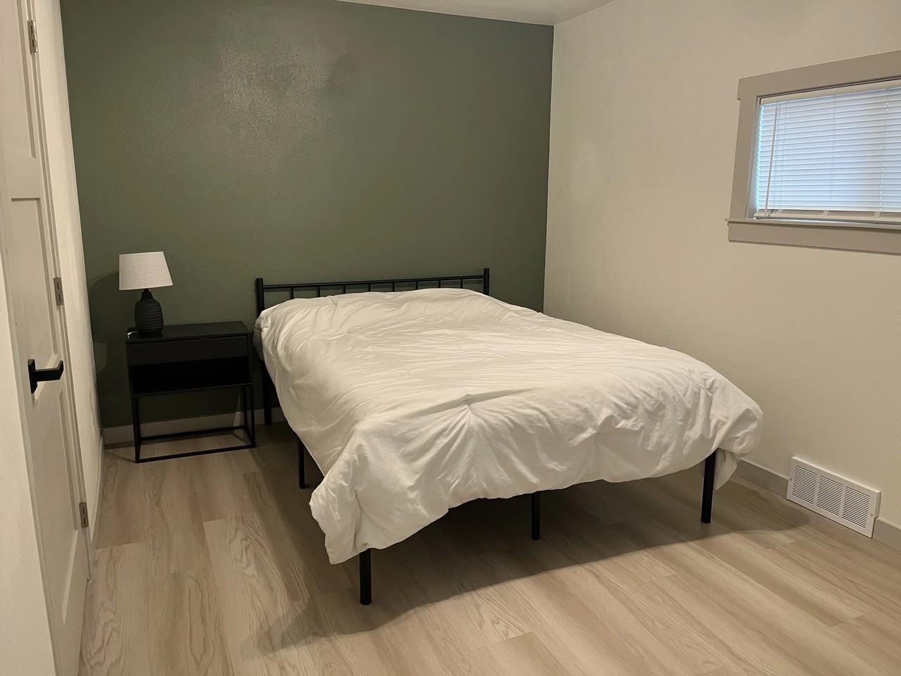 312 Nooksack Ave - Photo 4 of 10