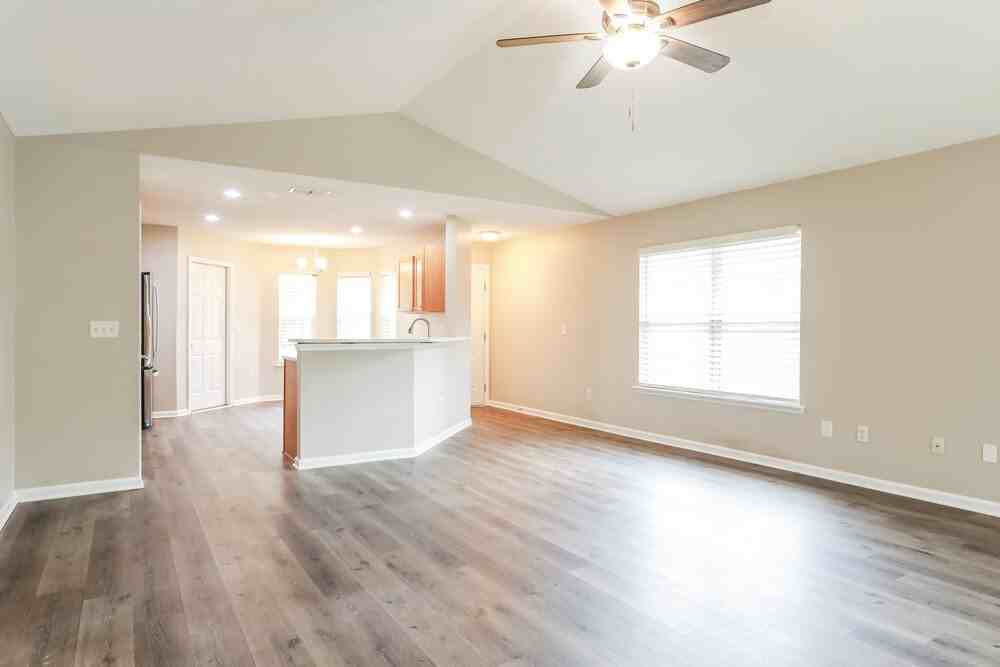 1409 Forbes St - Photo 4 of 16