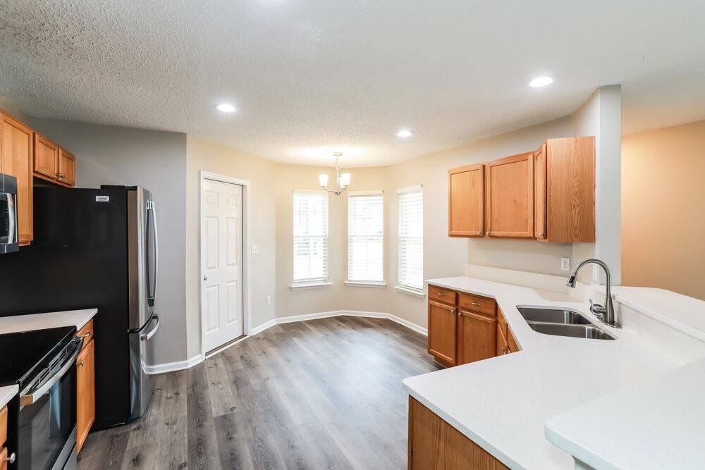 1409 Forbes St - Photo 7 of 16