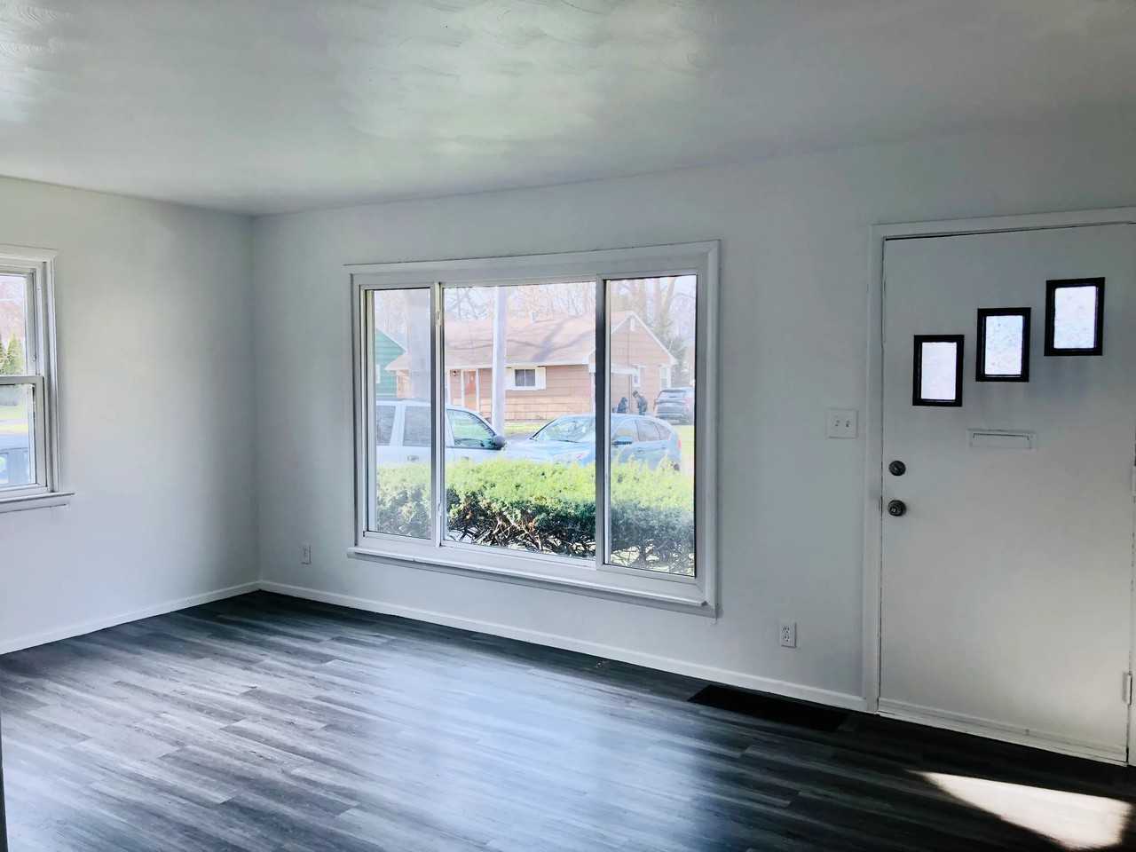 179 Anderson Ave - Photo 2 of 13