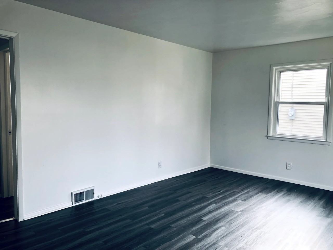 179 Anderson Ave - Photo 4 of 13