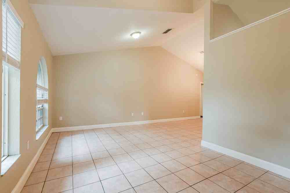 264 Daisy Estates Dr - Photo 4 of 16