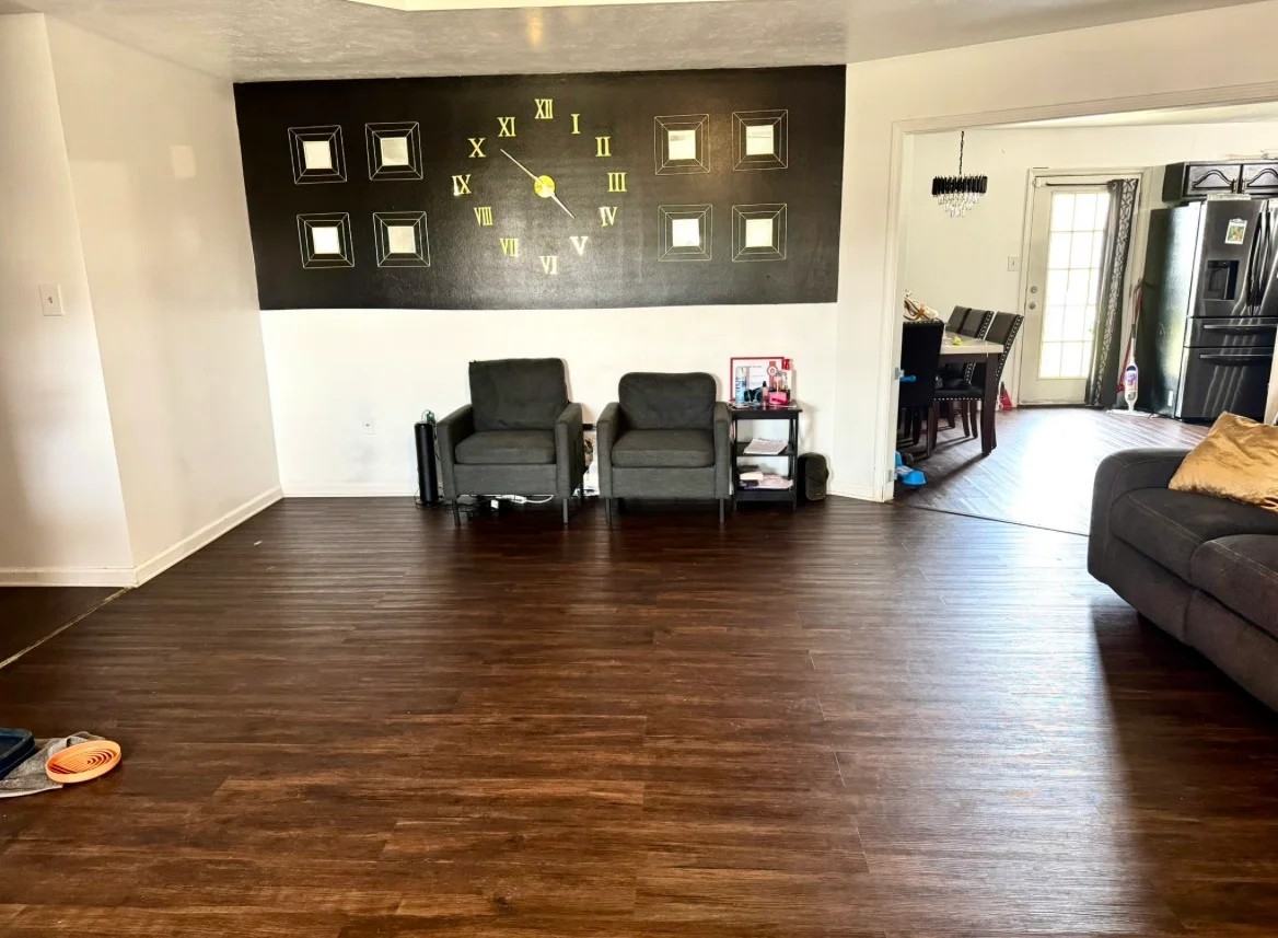 1809 Briarwood St - Photo 4 of 17