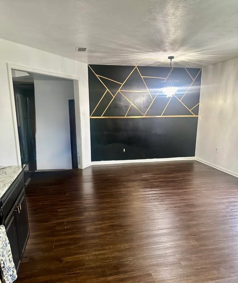 1809 Briarwood St - Photo 5 of 17