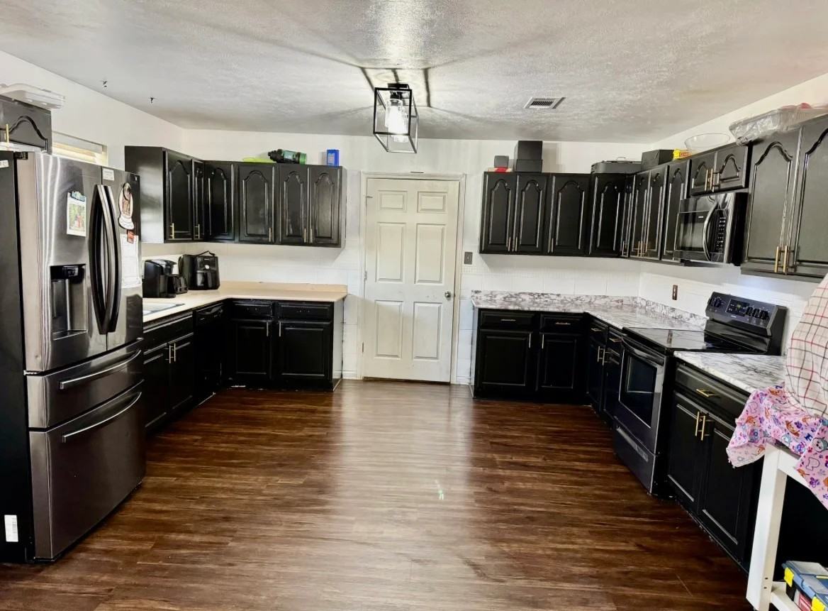 1809 Briarwood St - Photo 6 of 17