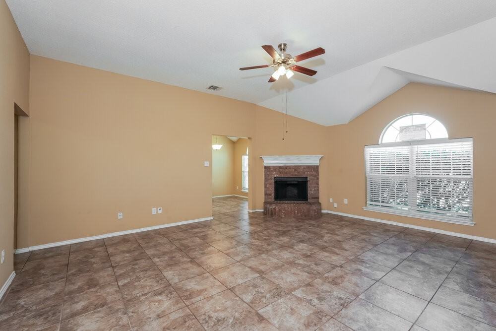 1308 Dawnridge Ct - Photo 3 of 16