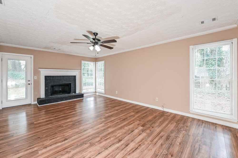 2128 Blue Martin Ct - Photo 4 of 17