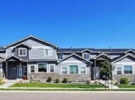 featured image of 700 Finch Dr