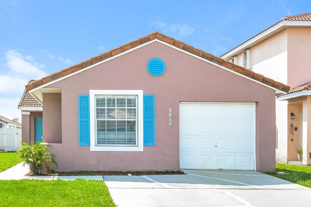 2294 Santa Lucia St