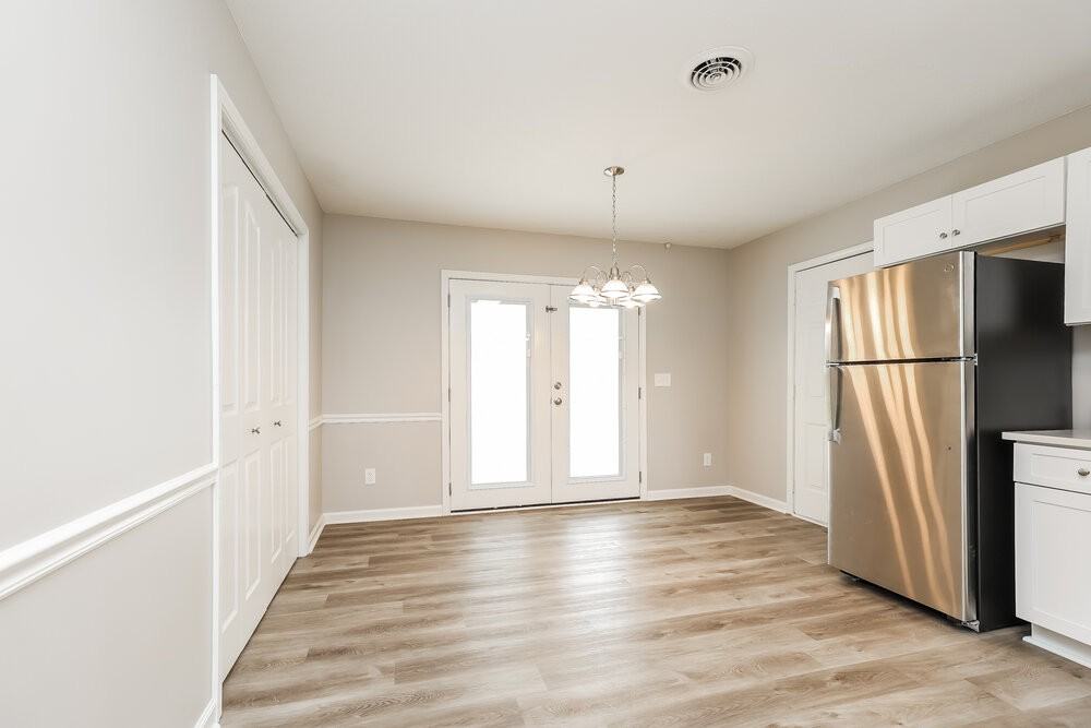 1912 Guildford Dr - Photo 5 of 16