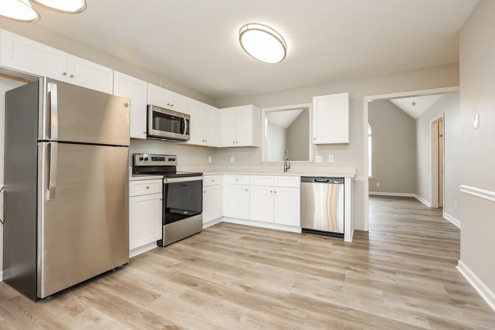 1912 Guildford Dr - Photo 7 of 16