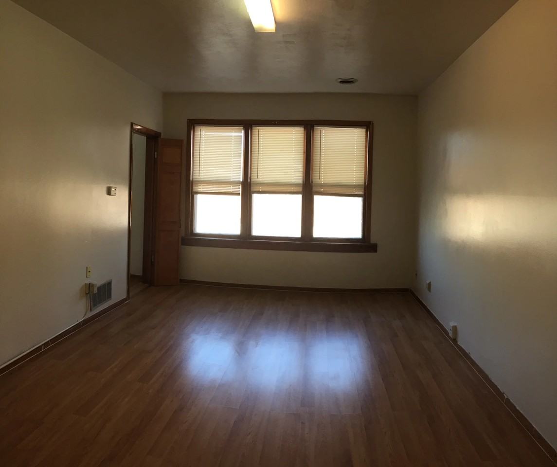 2934 S Keeley St #2 - Photo 2 of 18