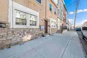 featured image of 1108 Butler St #7