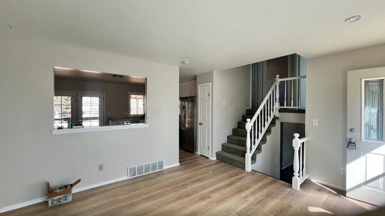 715 Saratoga Dr - Photo 5 of 19