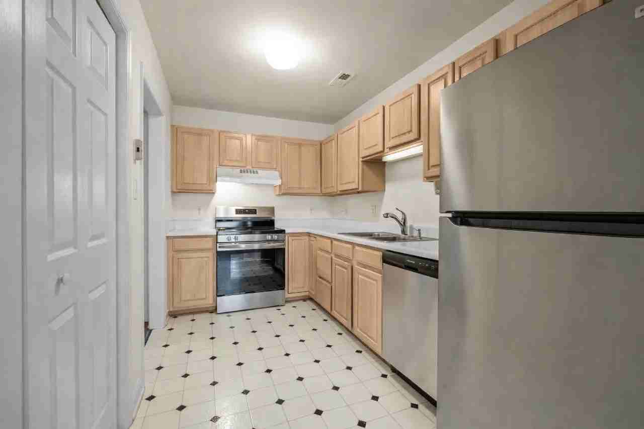 2810 Crestscene Trl - Photo 4 of 16