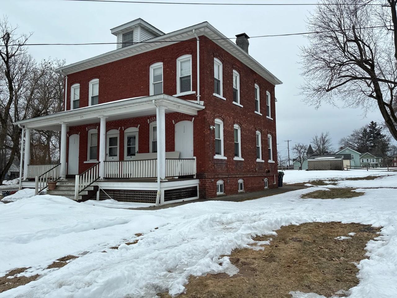 375 Delaware St #B - Photo 2 of 21