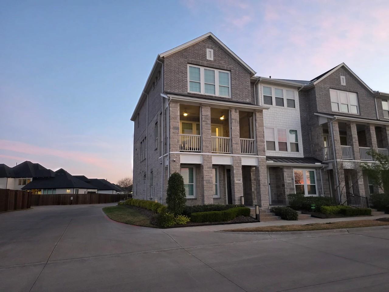 1328 Island Vista Dr - Photo 2 of 8