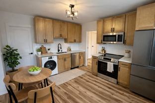 431 411 #5 - Photo 1 of 1