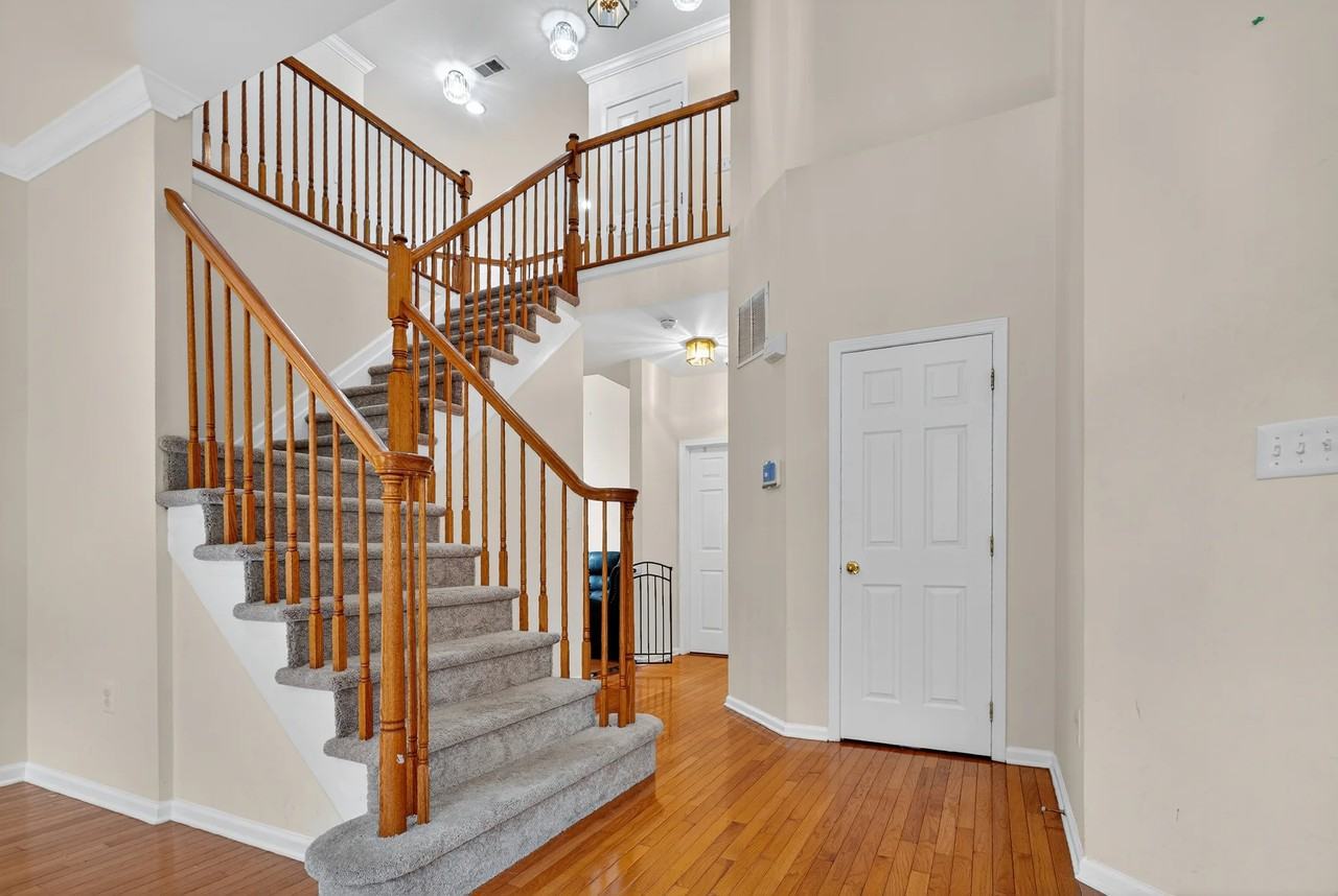 1 Palisades Rd - Photo 2 of 20